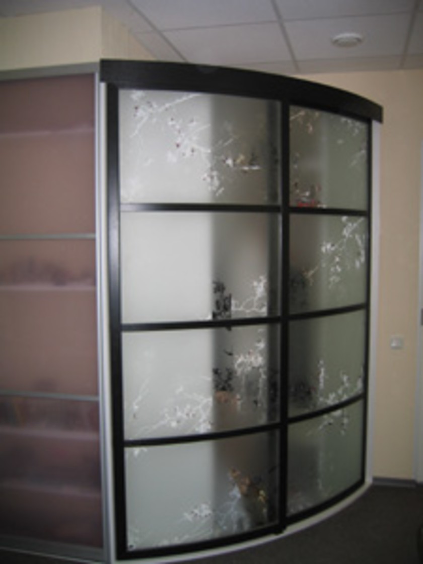 Шкаф купе радиусный с рисунком на стекле Витебск